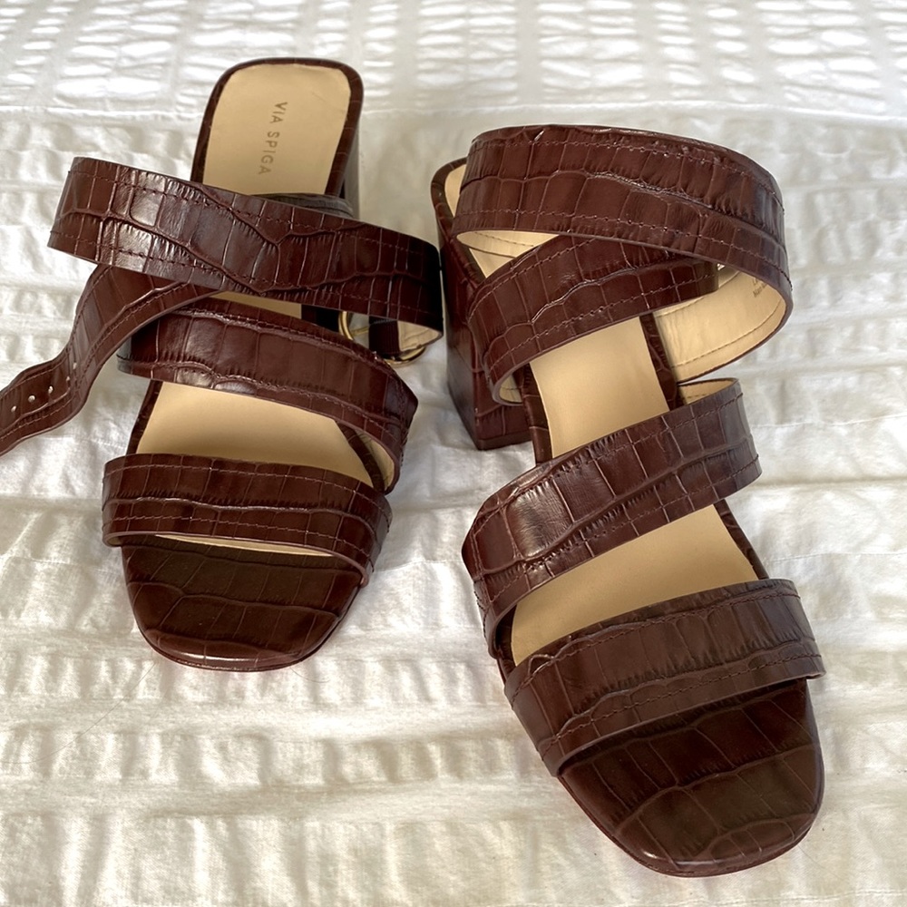 Via Spiga brown strappy heeled shoes